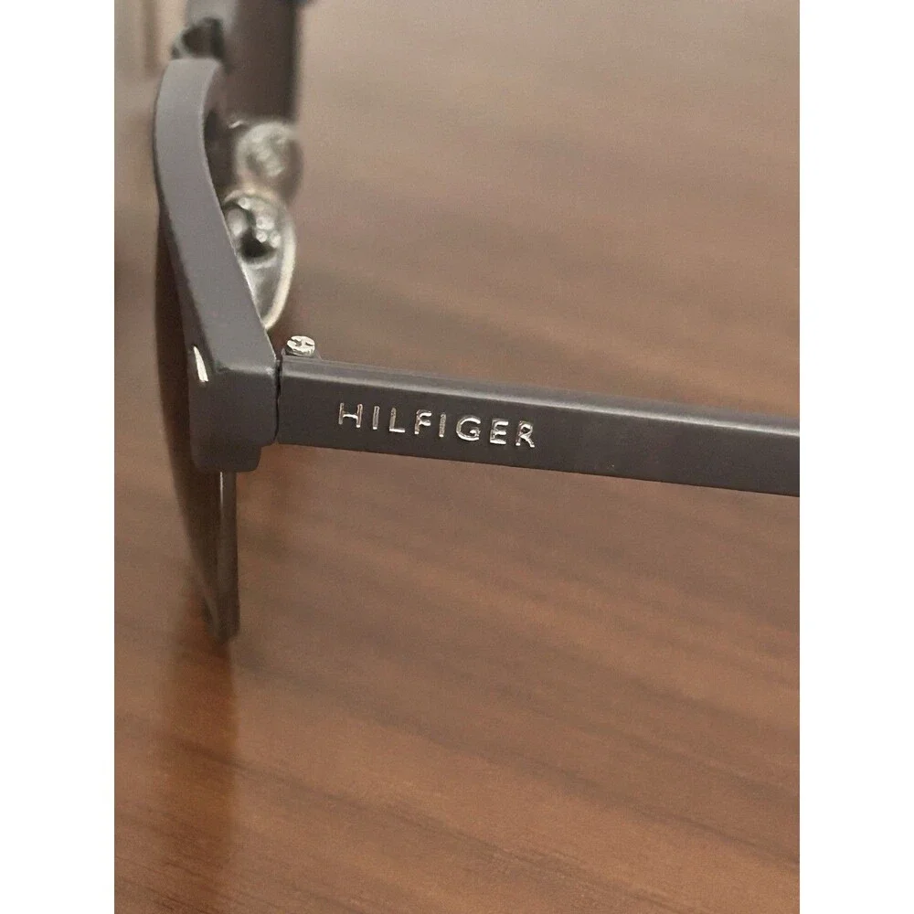 Tommy Hilfiger no scratches